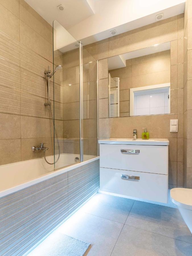 First -- Green Zoliborz Apartment 4 Warsaw Ngoại thất bức ảnh